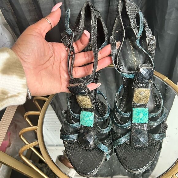 Steve Madden Luxe Vintage Heels - Picture 1 of 3